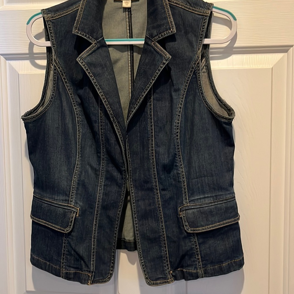 Coldwater Creek Denim Vest with 2 flap pockets